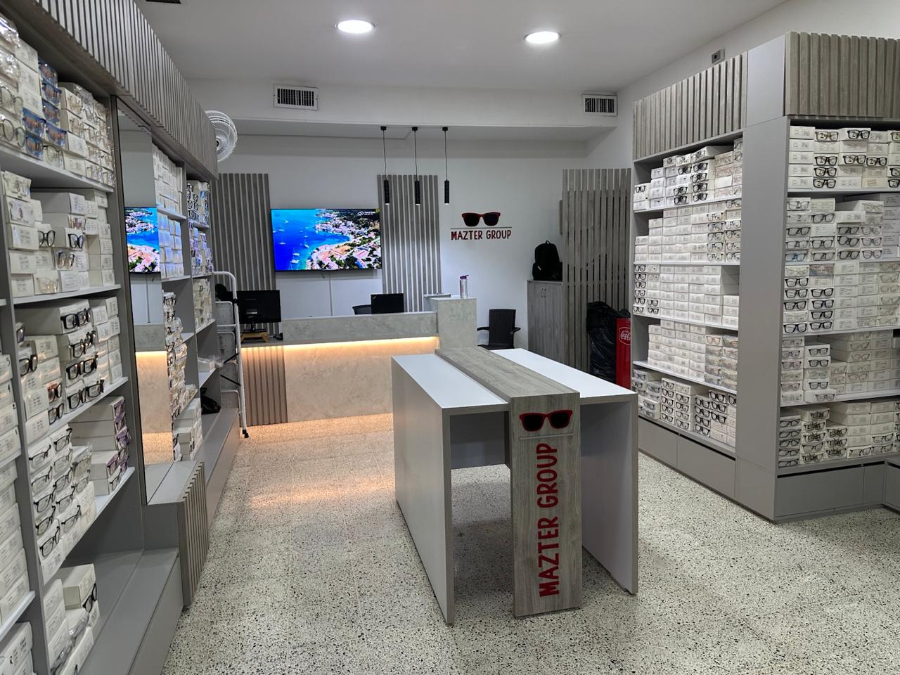 Monturas de gafas Mazter Group